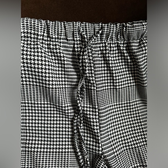 C By One Black & White Houndstooth Pattern Capri Casual Pants Sz XL  T 16. - Picture 2 of 12